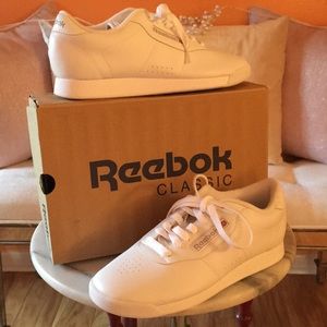 Rebook Classic Tennis Shoes